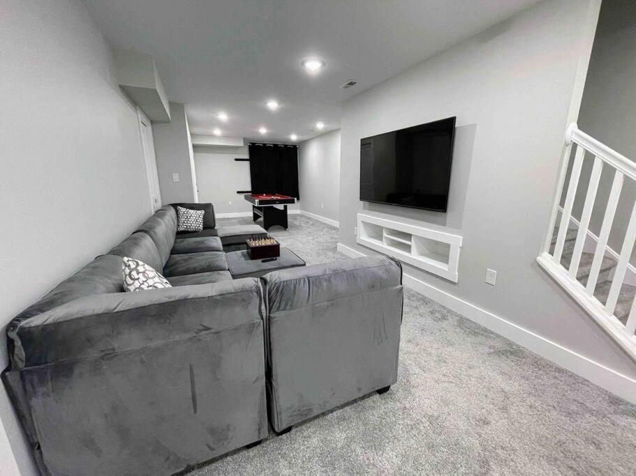 4 Bedroom 3 Bath Sleeps 10 Pet Friendly Private Backyard, 2 Car Garage, City Views, Close To All Stadiums And Casino Πίτσμπουργκ Εξωτερικό φωτογραφία