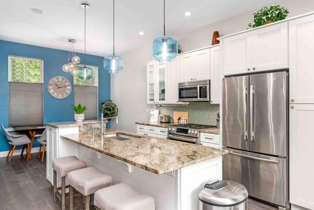 4 Bedroom 3 Bath Sleeps 10 Pet Friendly Private Backyard, 2 Car Garage, City Views, Close To All Stadiums And Casino Πίτσμπουργκ Εξωτερικό φωτογραφία