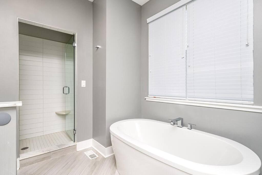 4 Bedroom 3 Bath Sleeps 10 Pet Friendly Private Backyard, 2 Car Garage, City Views, Close To All Stadiums And Casino Πίτσμπουργκ Εξωτερικό φωτογραφία