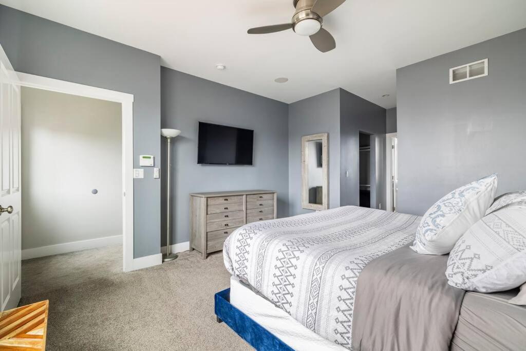 4 Bedroom 3 Bath Sleeps 10 Pet Friendly Private Backyard, 2 Car Garage, City Views, Close To All Stadiums And Casino Πίτσμπουργκ Εξωτερικό φωτογραφία