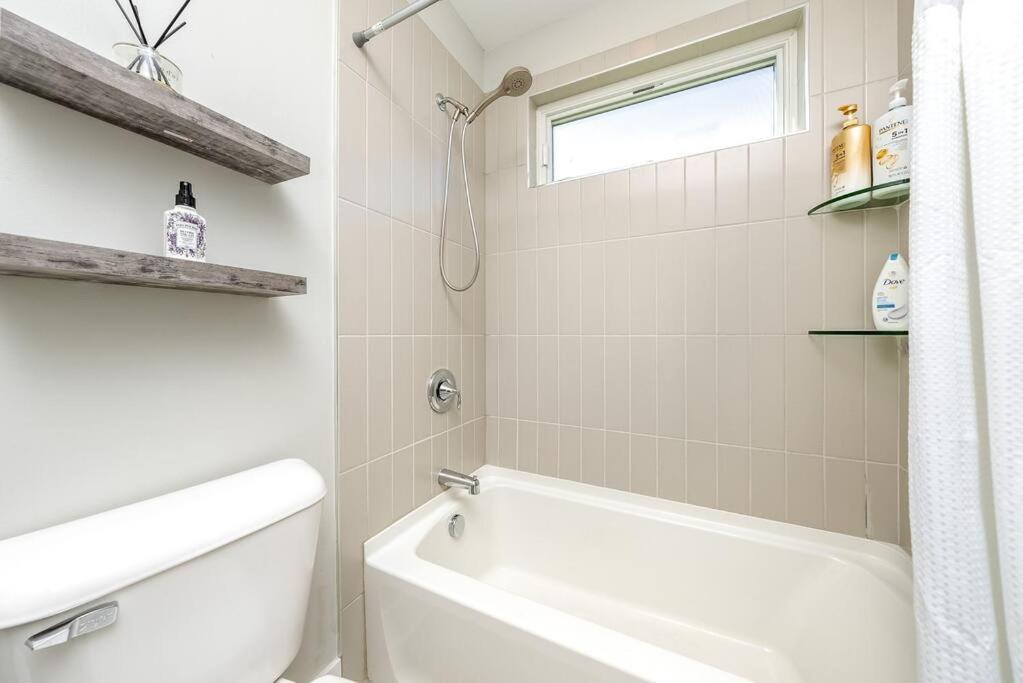 4 Bedroom 3 Bath Sleeps 10 Pet Friendly Private Backyard, 2 Car Garage, City Views, Close To All Stadiums And Casino Πίτσμπουργκ Εξωτερικό φωτογραφία