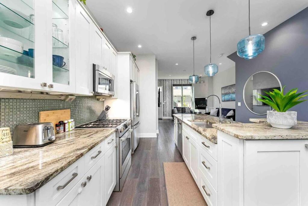 4 Bedroom 3 Bath Sleeps 10 Pet Friendly Private Backyard, 2 Car Garage, City Views, Close To All Stadiums And Casino Πίτσμπουργκ Εξωτερικό φωτογραφία