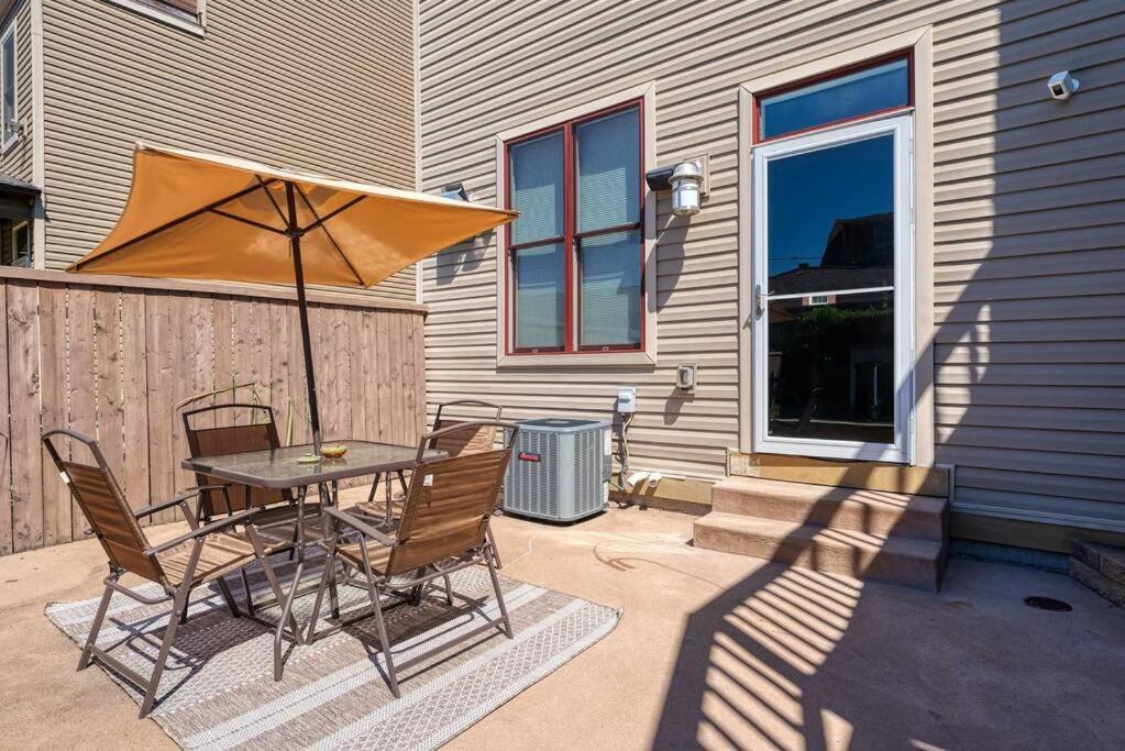 4 Bedroom 3 Bath Sleeps 10 Pet Friendly Private Backyard, 2 Car Garage, City Views, Close To All Stadiums And Casino Πίτσμπουργκ Εξωτερικό φωτογραφία