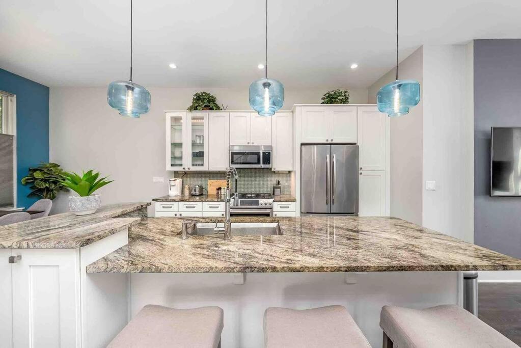 4 Bedroom 3 Bath Sleeps 10 Pet Friendly Private Backyard, 2 Car Garage, City Views, Close To All Stadiums And Casino Πίτσμπουργκ Εξωτερικό φωτογραφία