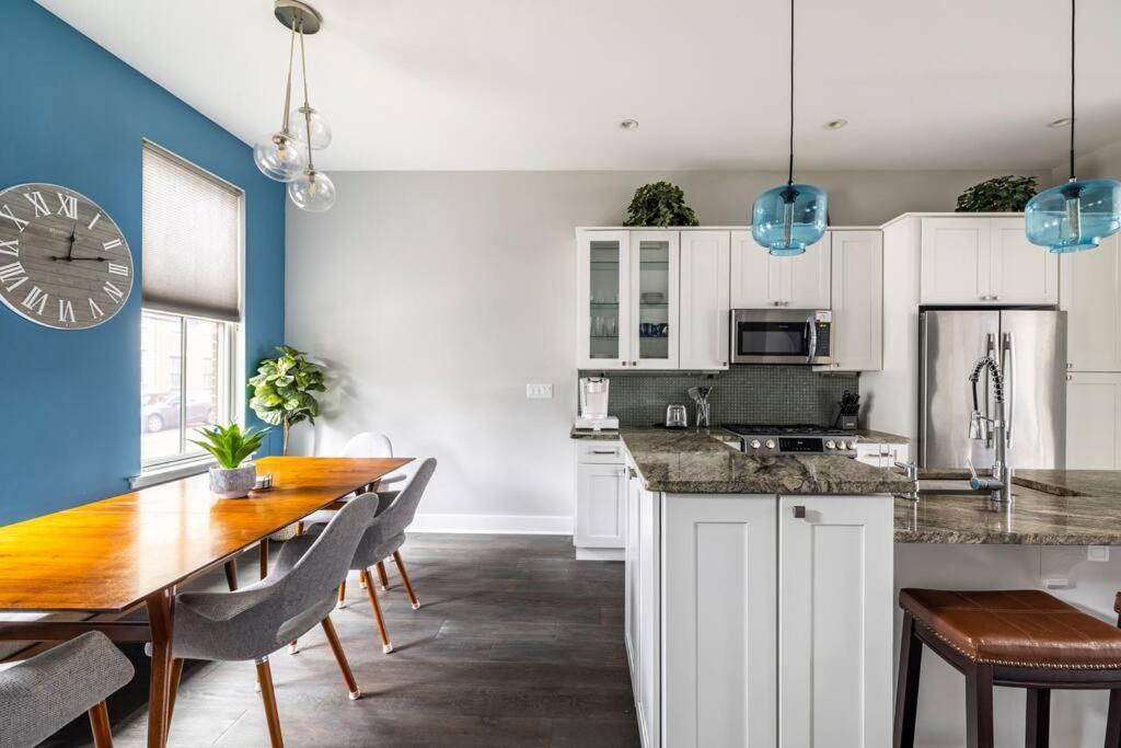 4 Bedroom 3 Bath Sleeps 10 Pet Friendly Private Backyard, 2 Car Garage, City Views, Close To All Stadiums And Casino Πίτσμπουργκ Εξωτερικό φωτογραφία
