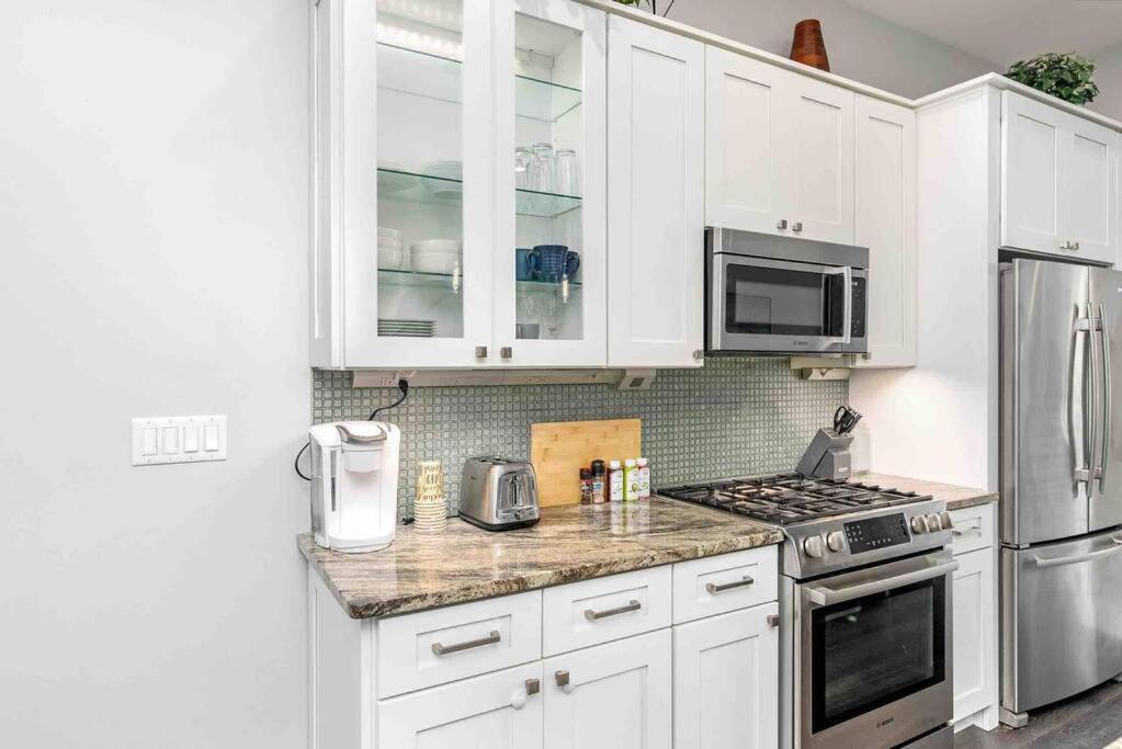 4 Bedroom 3 Bath Sleeps 10 Pet Friendly Private Backyard, 2 Car Garage, City Views, Close To All Stadiums And Casino Πίτσμπουργκ Εξωτερικό φωτογραφία