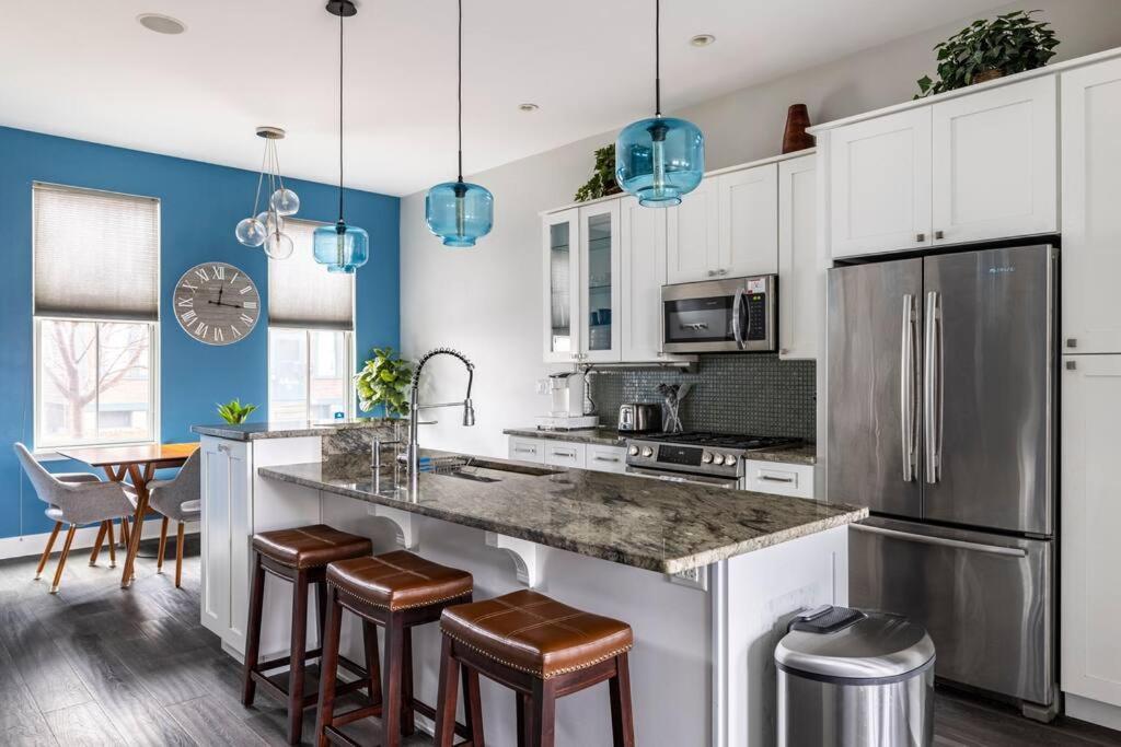 4 Bedroom 3 Bath Sleeps 10 Pet Friendly Private Backyard, 2 Car Garage, City Views, Close To All Stadiums And Casino Πίτσμπουργκ Εξωτερικό φωτογραφία