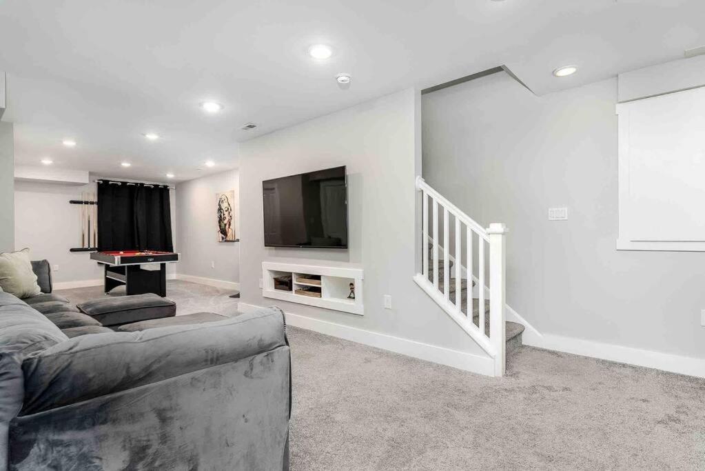 4 Bedroom 3 Bath Sleeps 10 Pet Friendly Private Backyard, 2 Car Garage, City Views, Close To All Stadiums And Casino Πίτσμπουργκ Εξωτερικό φωτογραφία
