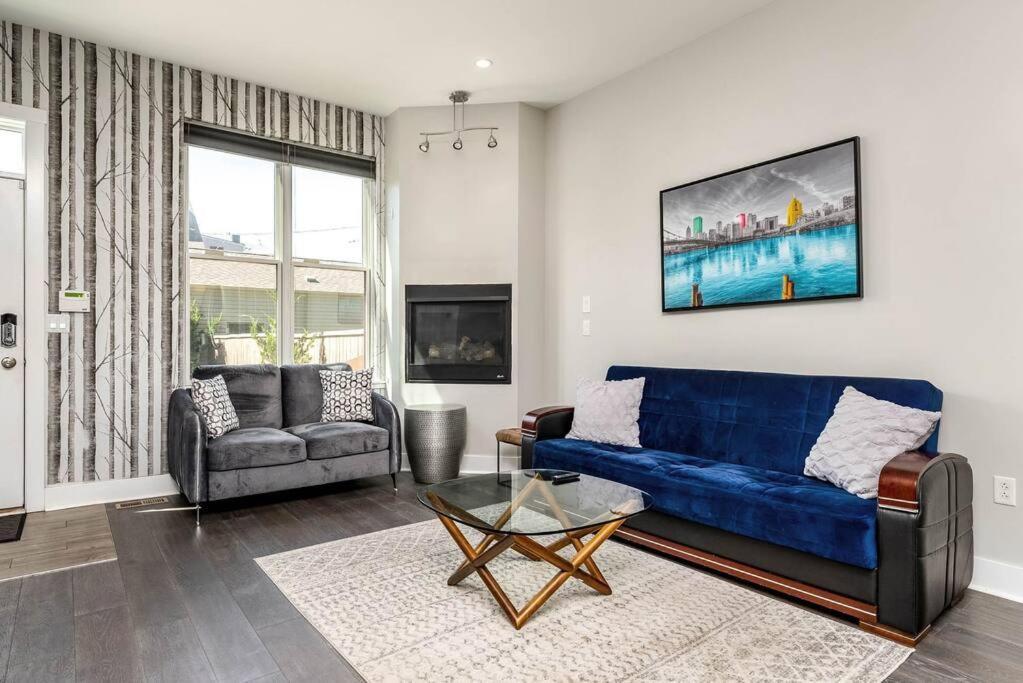 4 Bedroom 3 Bath Sleeps 10 Pet Friendly Private Backyard, 2 Car Garage, City Views, Close To All Stadiums And Casino Πίτσμπουργκ Εξωτερικό φωτογραφία