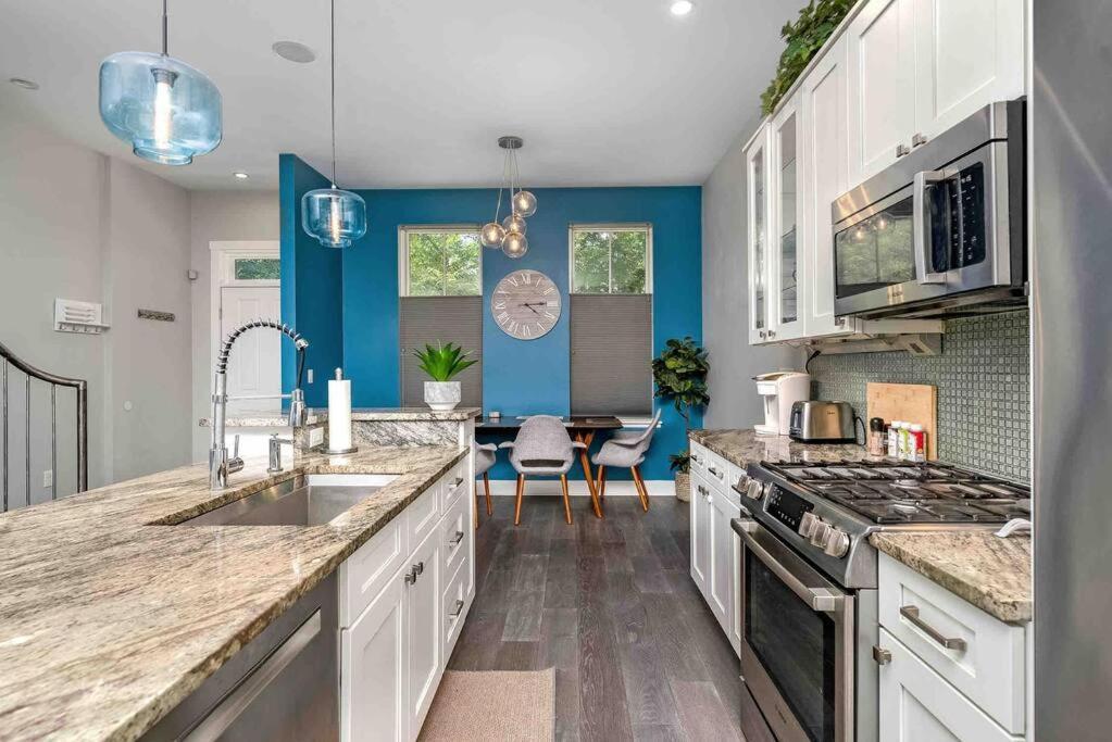 4 Bedroom 3 Bath Sleeps 10 Pet Friendly Private Backyard, 2 Car Garage, City Views, Close To All Stadiums And Casino Πίτσμπουργκ Εξωτερικό φωτογραφία
